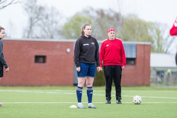 Bild 179 - Co-Trainerin der Frauen Nationalmannschaft Britta Carlson in Wahlstedt